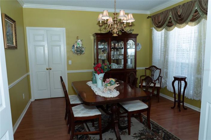 Image No.17-4 Bed House for sale