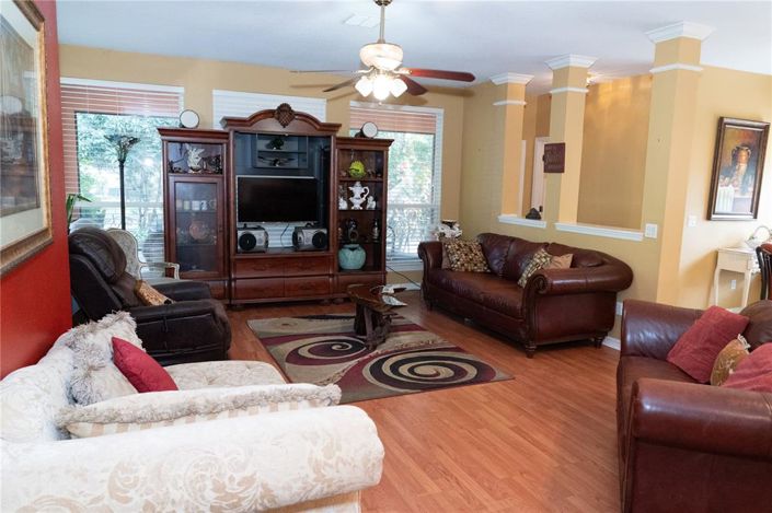 Image No.21-4 Bed House for sale