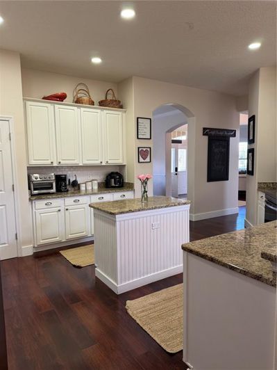 Image No.11-5 Bed House for sale