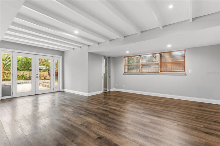 Image No.12-4 Bed House for sale