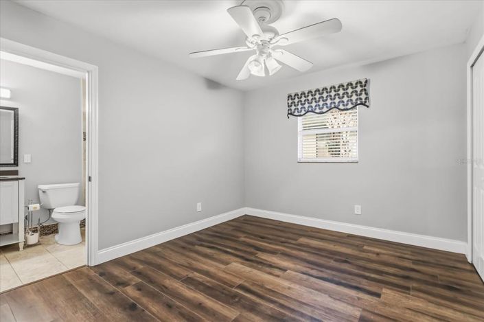 Image No.16-4 Bed House for sale