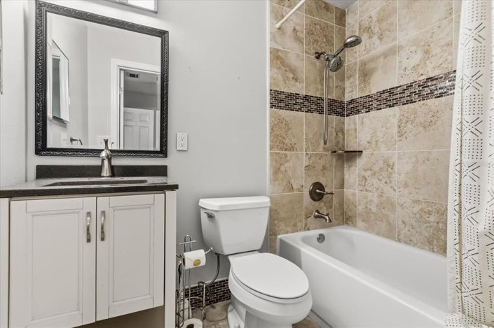 Image No.18-4 Bed House for sale