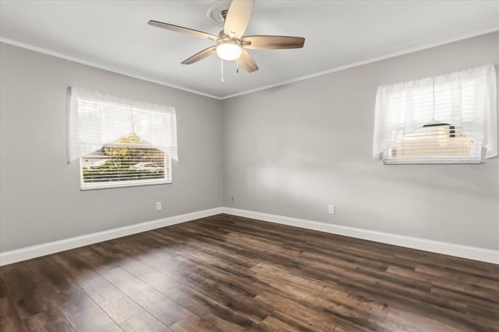 Image No.21-4 Bed House for sale