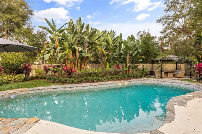 Image No.25-4 Bed House for sale