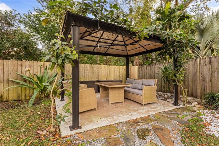 Image No.27-4 Bed House for sale