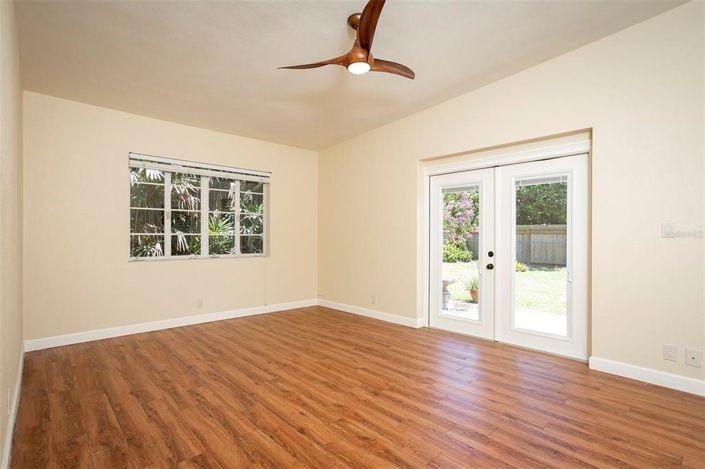 Image No.14-3 Bed House for sale