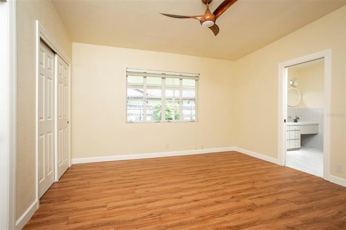 Image No.15-3 Bed House for sale