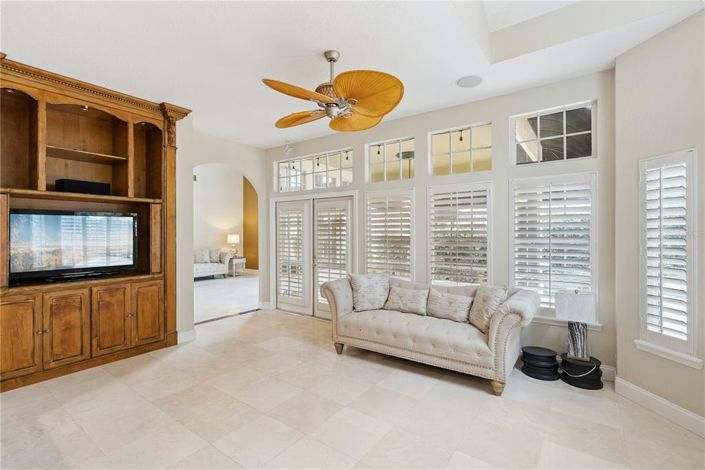 Image No.9-3 Bed House for sale