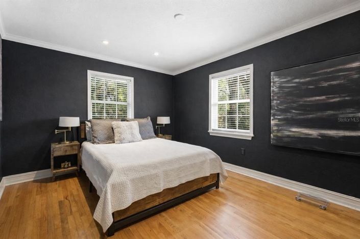 Image No.22-5 Bed House for sale