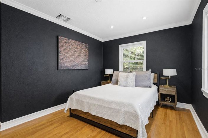 Image No.24-5 Bed House for sale