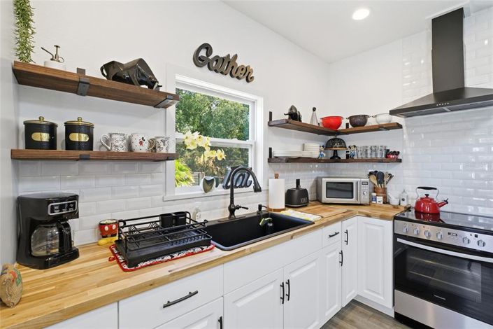 Image No.45-5 Bed House for sale