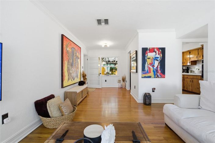 Image No.5-5 Bed House for sale