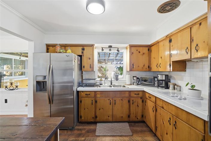 Image No.9-5 Bed House for sale