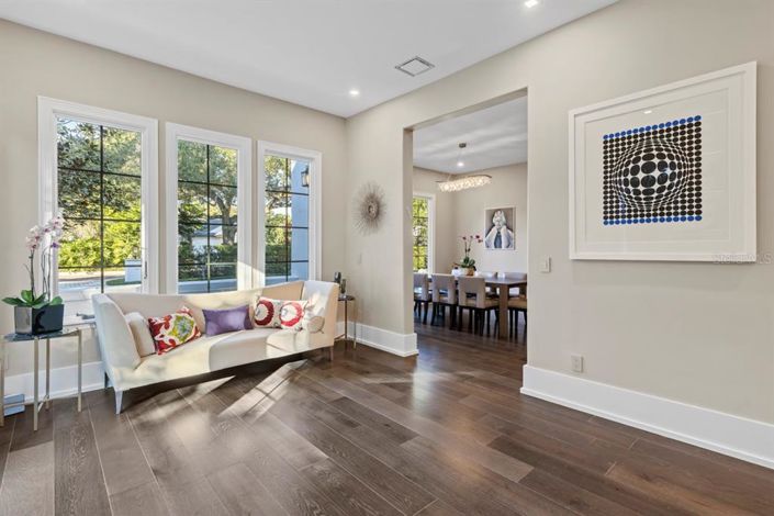 Image No.12-5 Bed House for sale