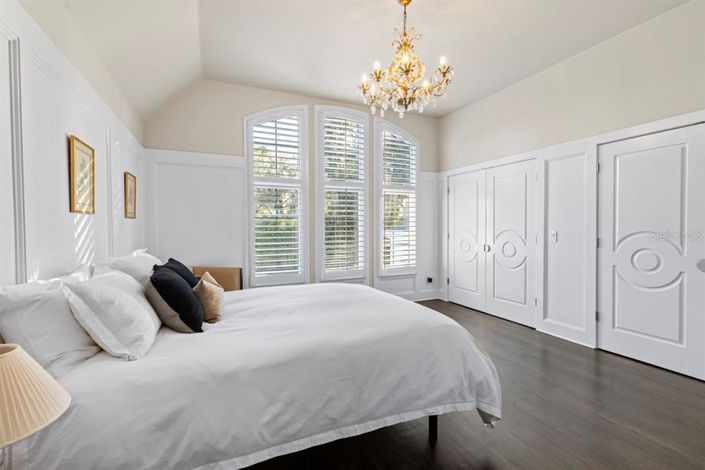 Image No.35-5 Bed House for sale