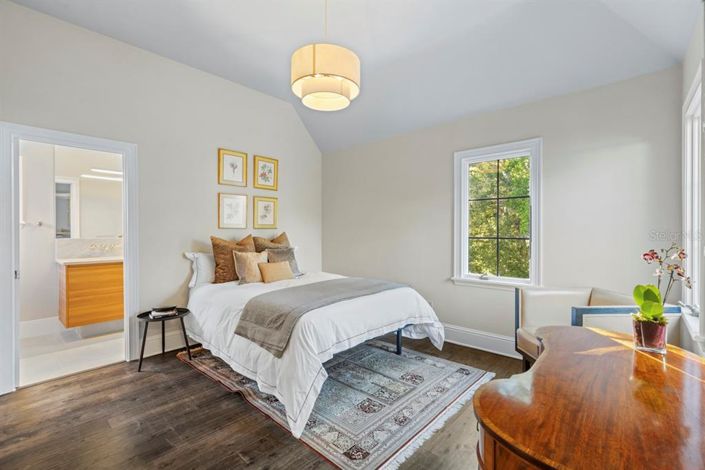 Image No.37-5 Bed House for sale