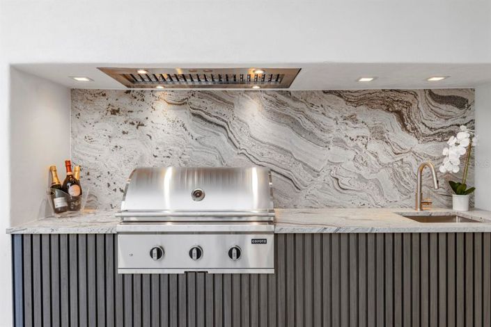 Image No.42-5 Bed House for sale