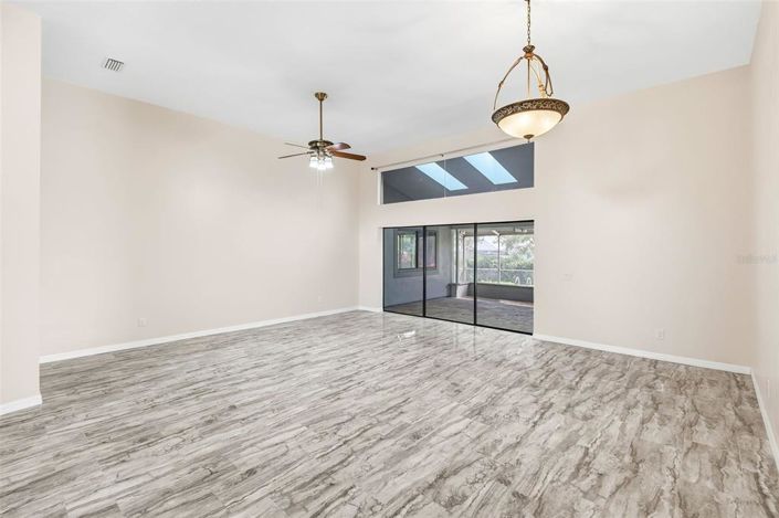 Image No.16-4 Bed House for sale