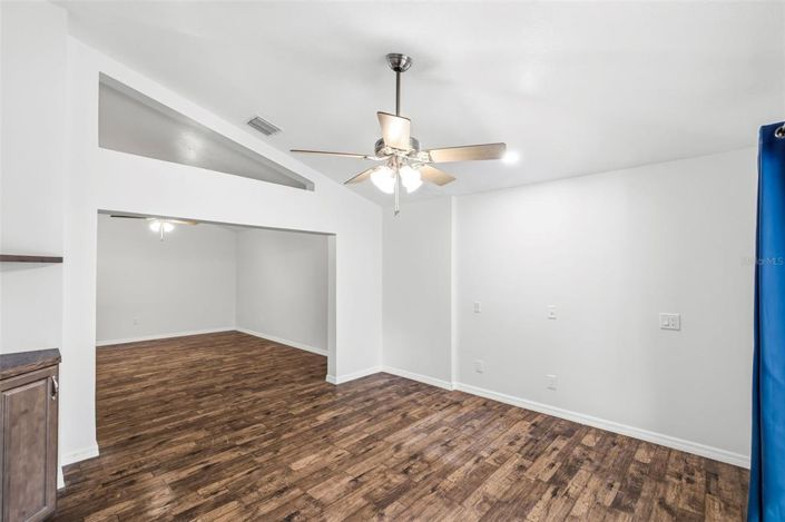 Image No.21-4 Bed House for sale