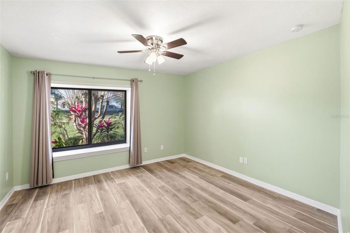 Image No.28-4 Bed House for sale