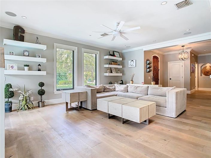 Image No.21-4 Bed House for sale