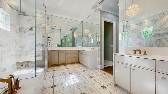 Image No.20-5 Bed House for sale