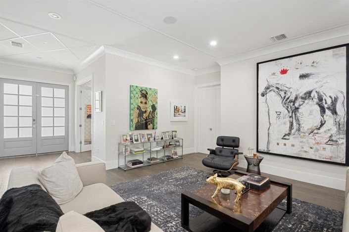 Image No.5-5 Bed House for sale