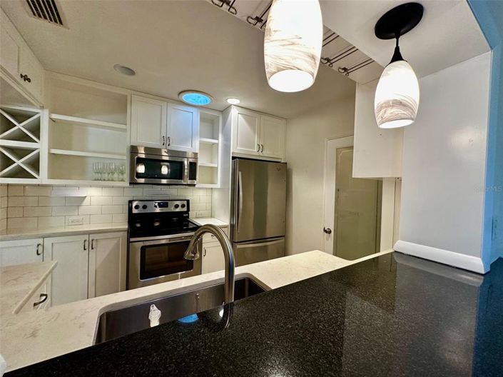 Image No.13-3 Bed House for sale