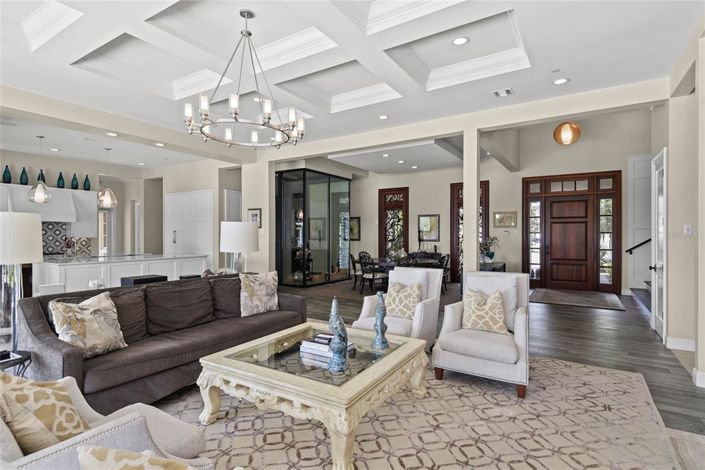 Image No.18-5 Bed House for sale