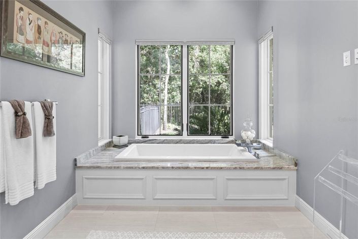 Image No.35-5 Bed House for sale