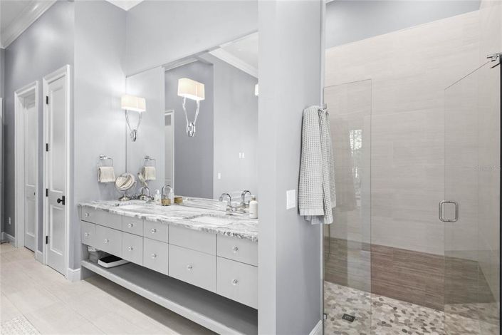 Image No.36-5 Bed House for sale