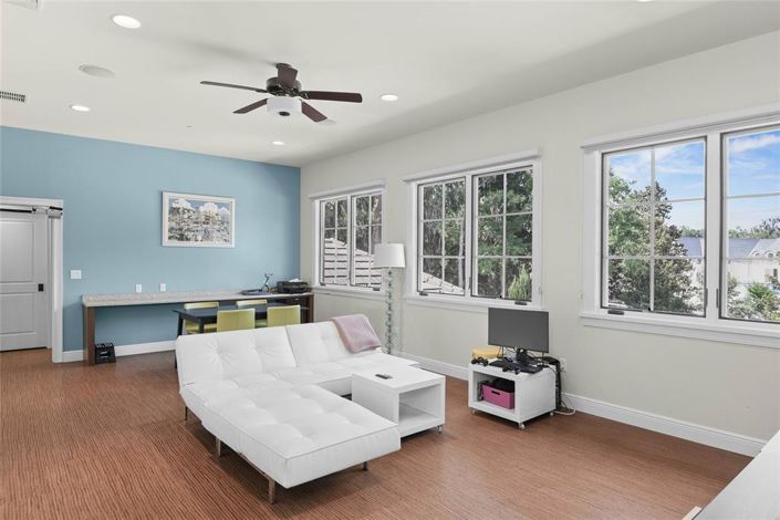 Image No.38-5 Bed House for sale