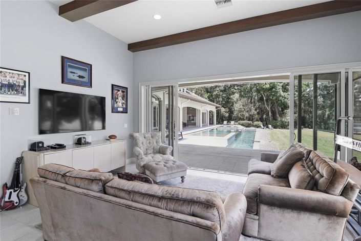 Image No.51-5 Bed House for sale