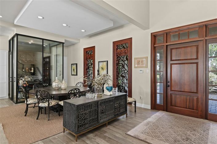 Image No.8-5 Bed House for sale