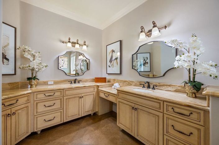 Image No.23-5 Bed House for sale