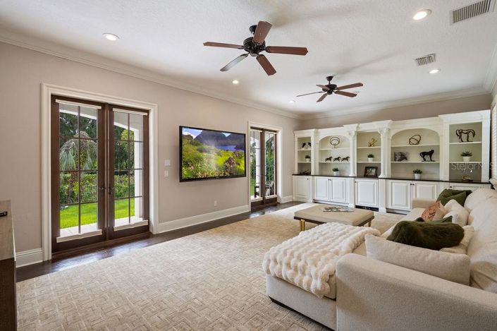 Image No.37-5 Bed House for sale