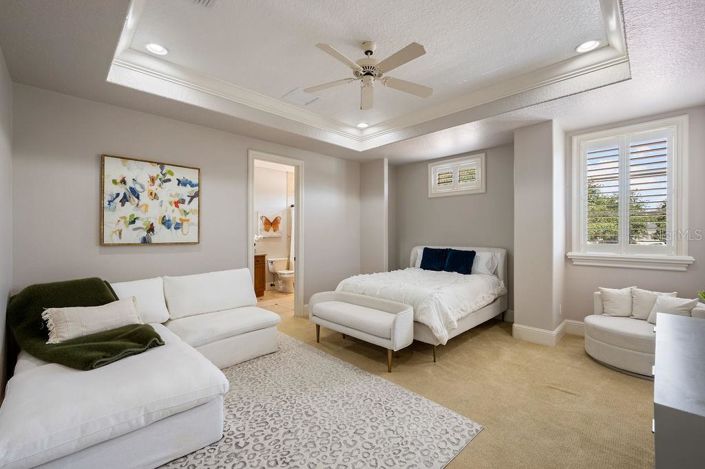 Image No.57-5 Bed House for sale