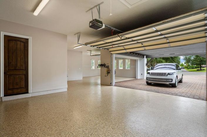 Image No.8-5 Bed House for sale