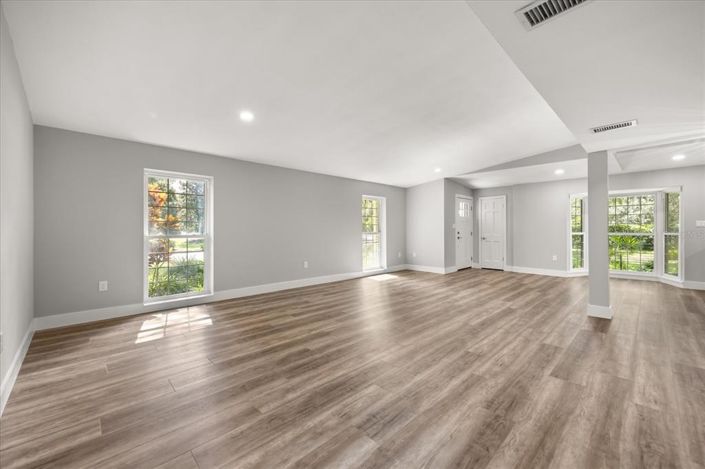 Image No.4-Maison de 4 chambres à vendre à Saint John