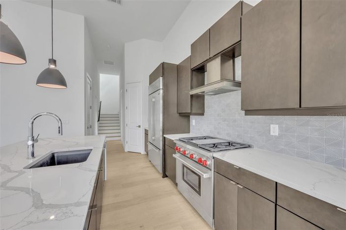 Image No.11-3 Bed Townhouse for sale