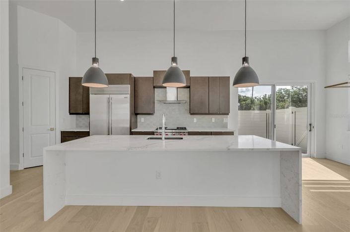 Image No.12-3 Bed Townhouse for sale