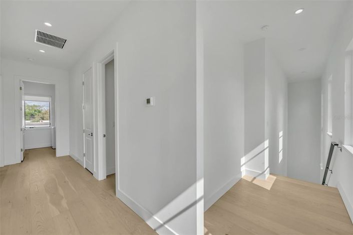 Image No.14-3 Bed Townhouse for sale