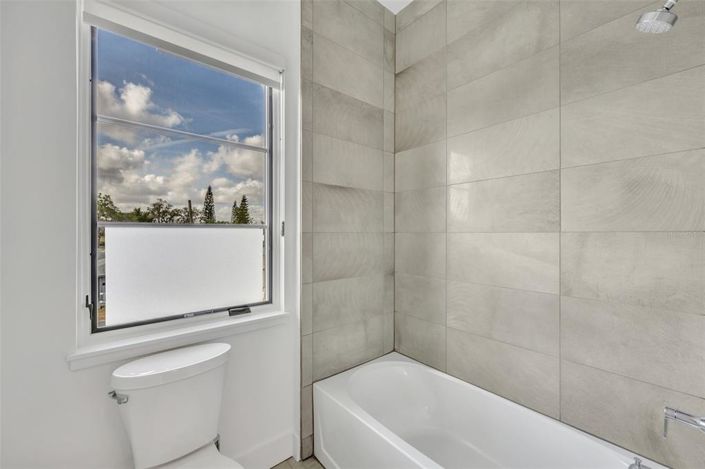 Image No.17-3 Bed Townhouse for sale