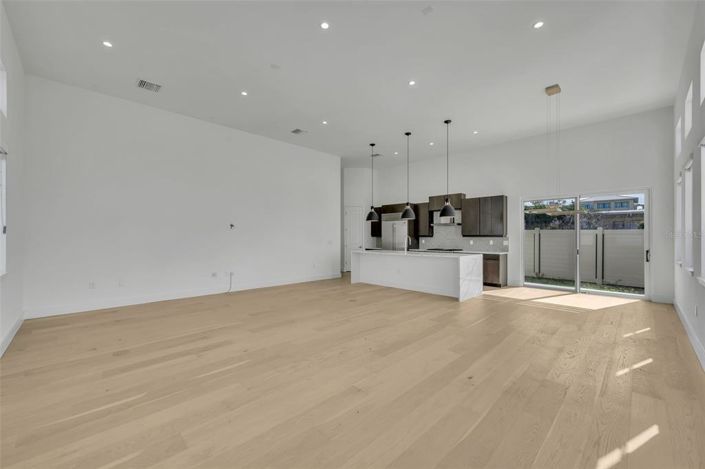 Image No.5-3 Bed Townhouse for sale