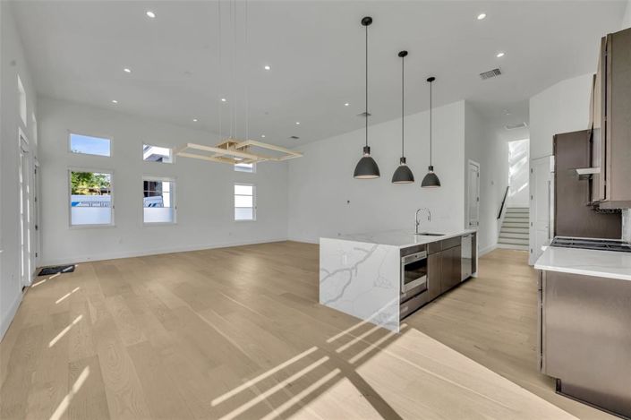 Image No.7-3 Bed Townhouse for sale