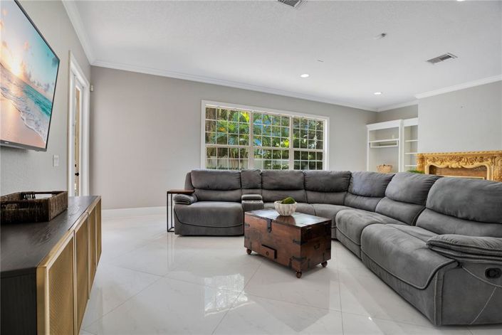 Image No.15-4 Bed House for sale