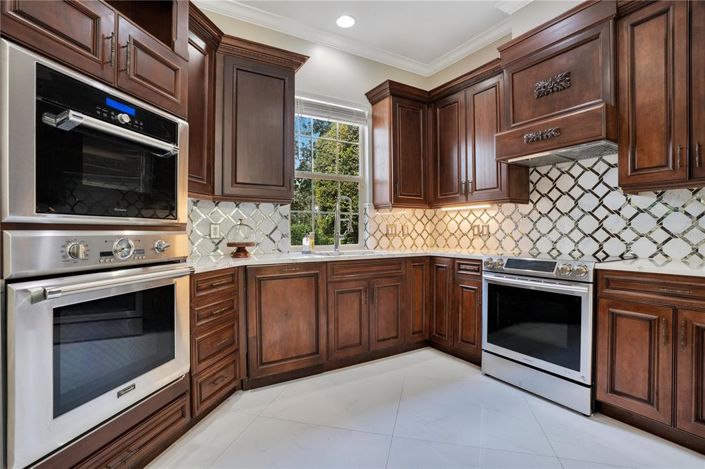 Image No.28-4 Bed House for sale