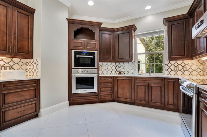 Image No.30-4 Bed House for sale