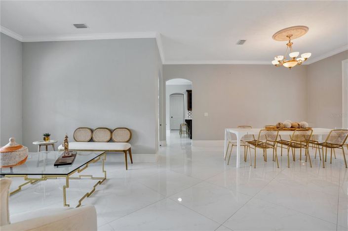 Image No.9-4 Bed House for sale