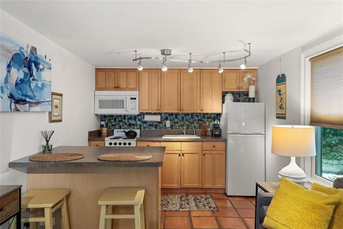 Image No.24-5 Bed House for sale